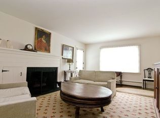 1184 N Waukegan Rd, Lake Forest, IL 60045