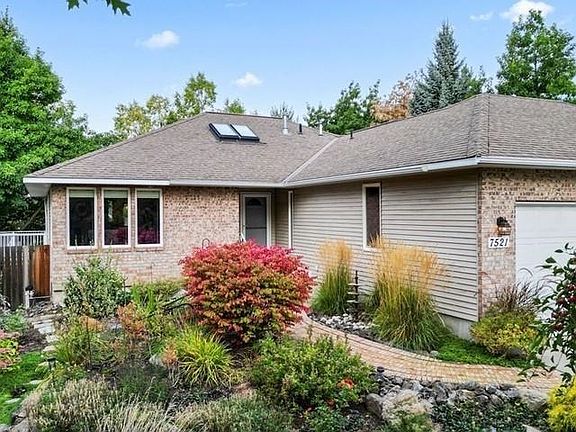 2nd image of 7521 N F St