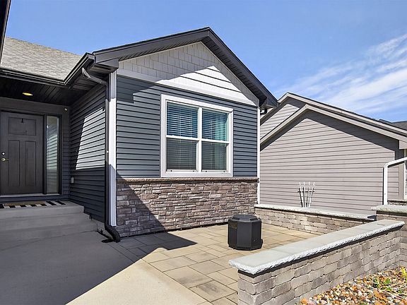 2nd image of 1920 Roebling Rd