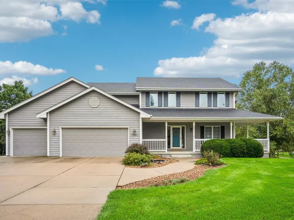 3240 Maple Ct, Waukee, IA 50263