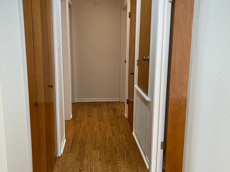 113 W Harbor Dr — Photo 18
