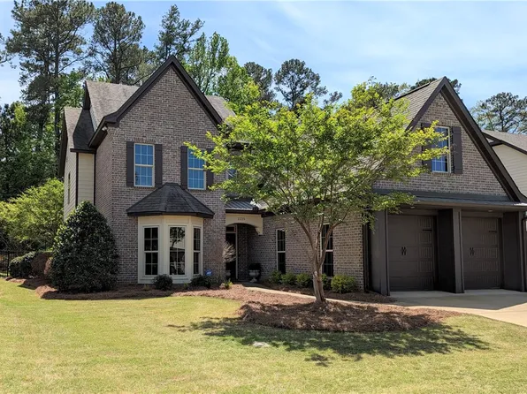 2225 N Donahue Dr, Auburn, AL 36830