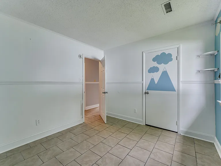 932 Fern Ridge Rd — Photo 18