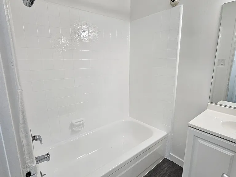 6823 Variel Ave #5 — Photo 9