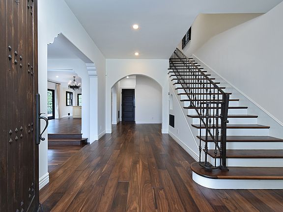 4th image of 6111 San Vicente Blvd
