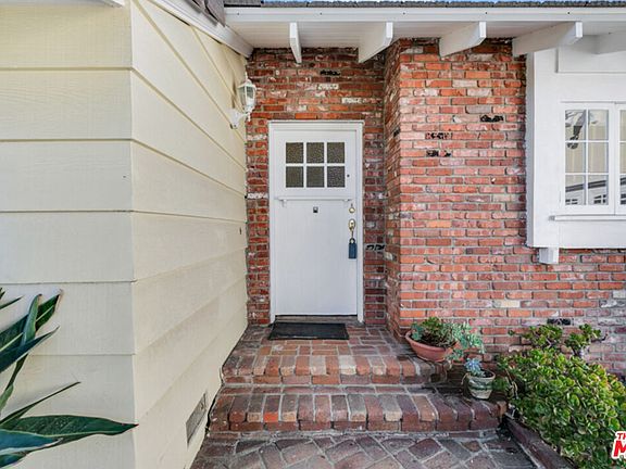 3rd image of 6945 Orion Ave