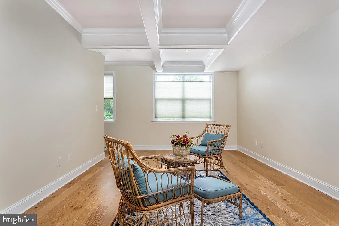 3 bed, 1040 sqft, $3,000 — Photo 3