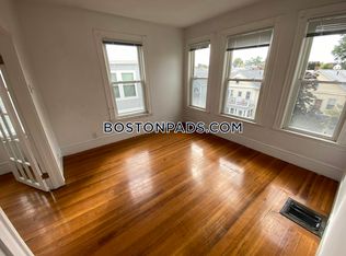 5 Barrows St #1F, Allston, MA 02134