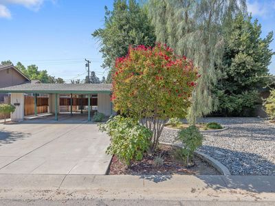 945 W Howard Avenue, Visalia, CA, 93277