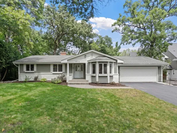 12918 Rutledge Cir, Minnetonka, MN 55305