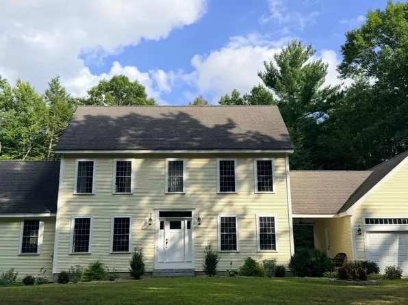 97 Royal Range Road, Sandown, NH 03873