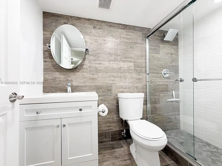 20681 NE 4th Pl #101 — Photo 3