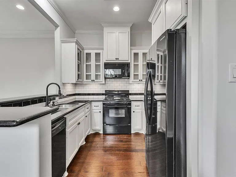 3911 Kennon St #A — Photo 4
