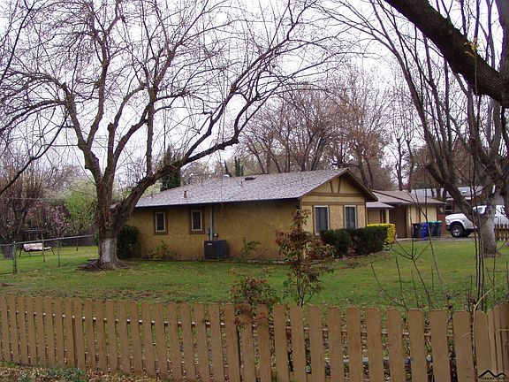 3rd image of 25416 Lee St