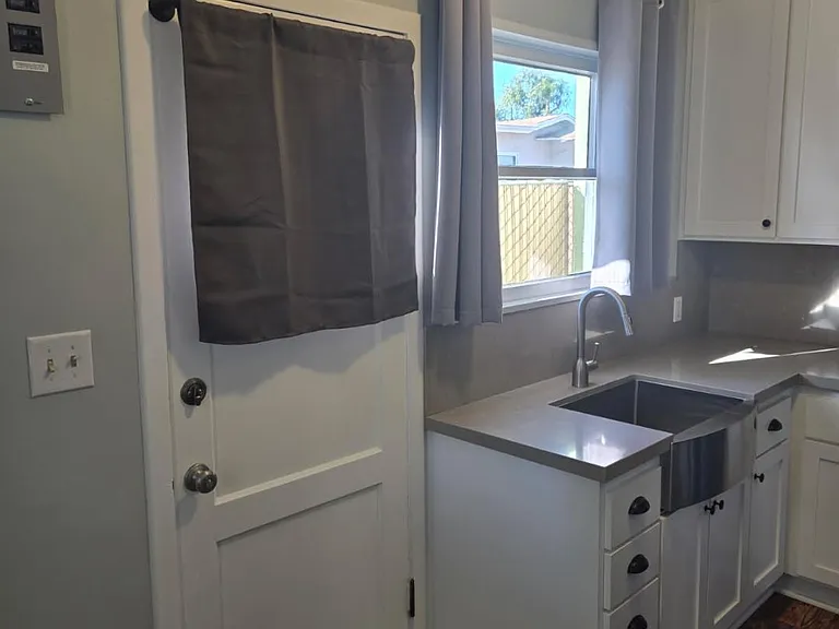 11266 Sheldon St — Photo 3