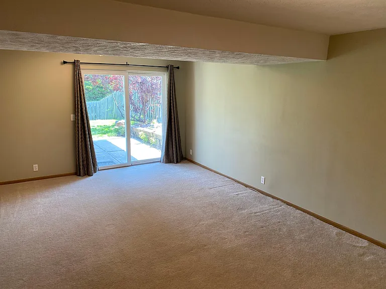 5817 S 186th Ave — Photo 17