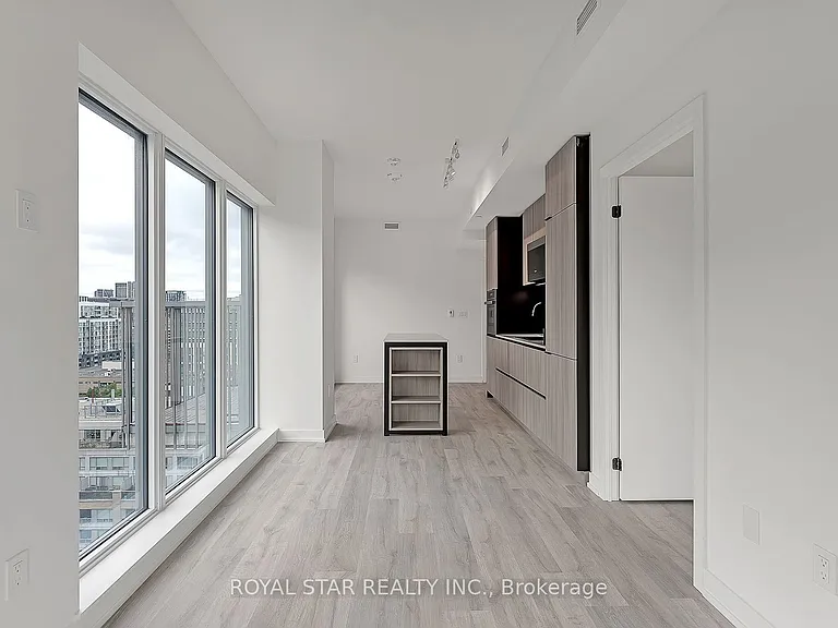 2 Augusta Ave #Penthouse 04 — Photo 24