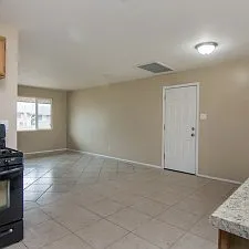 3707 W Flower St — Photo 2