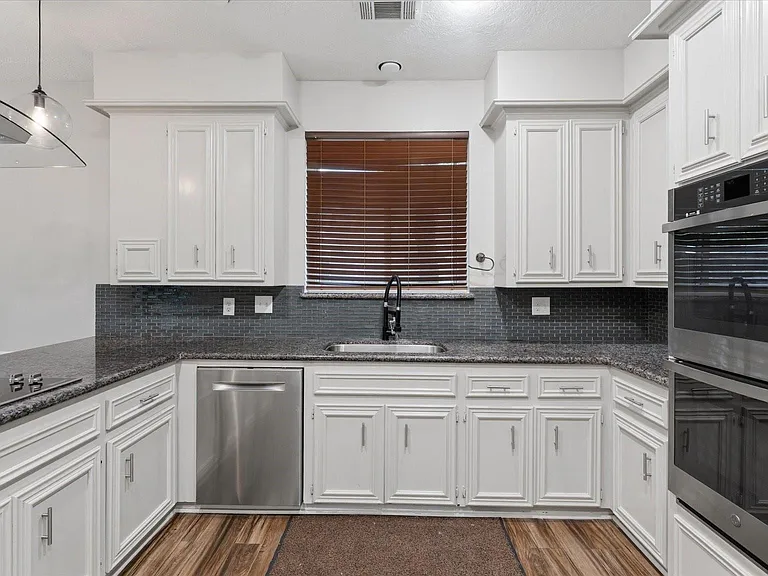 12015 Fawnview Dr — Photo 7