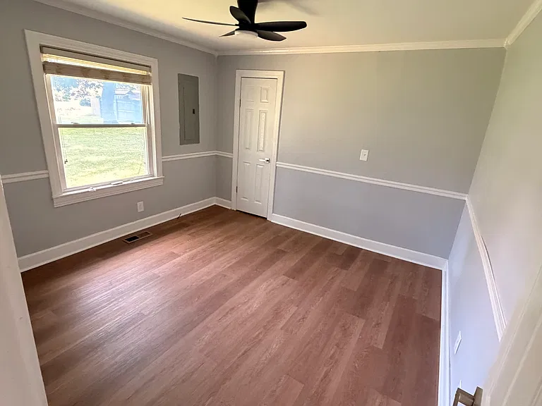 344 Groh St — Photo 16