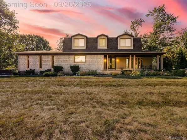5854 Vincent Trl, Shelby Township, MI 48316