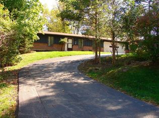 36 Summerhaven Rd, Dayton, OH 45440