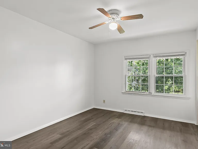 116 Eaton Pl — Photo 14