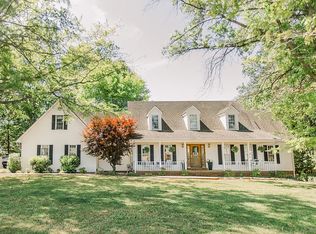 56 W Central St, Albany, KY 42602