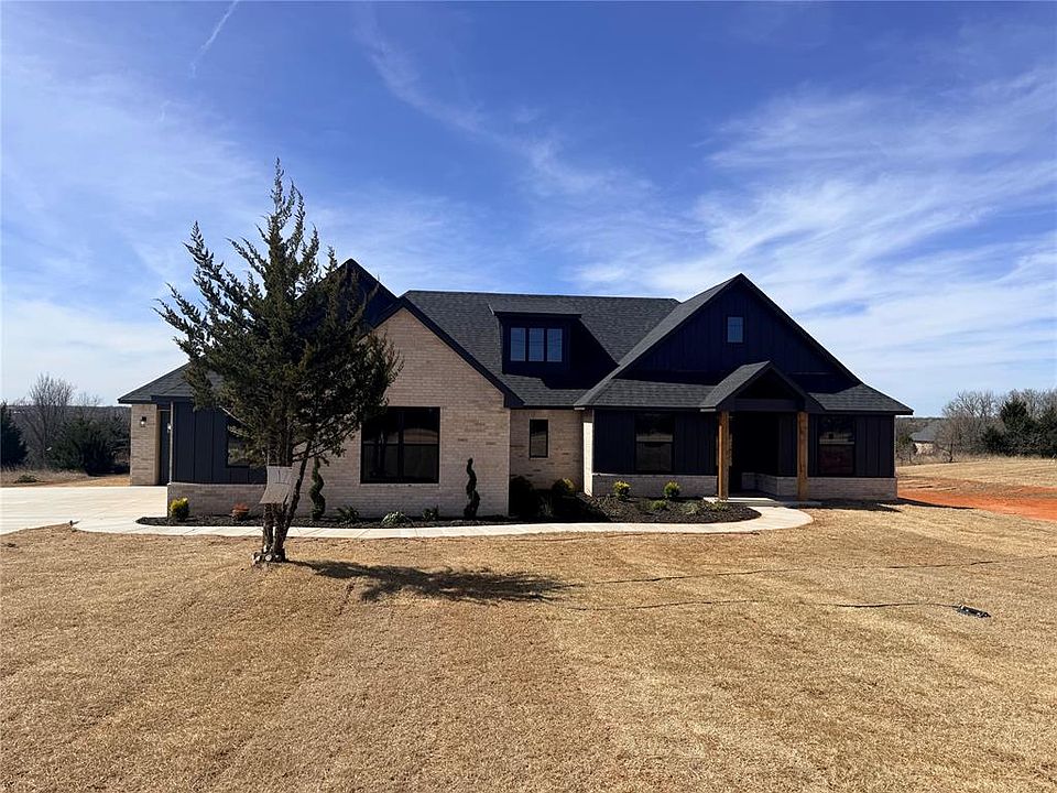 1st image of 1224 Twin Oaks Dr