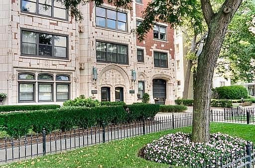 1st image of 3920 N Lake Shore Dr APT 6S