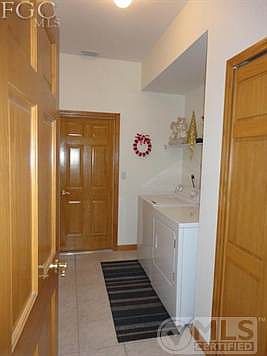 4th image of 1400 NE 33rd St
