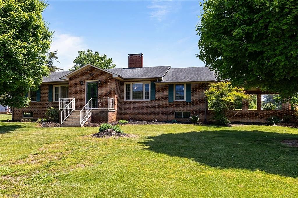 house④ 2804 Fox Knob Rd, Jonesville, NC 28642 | Zillow