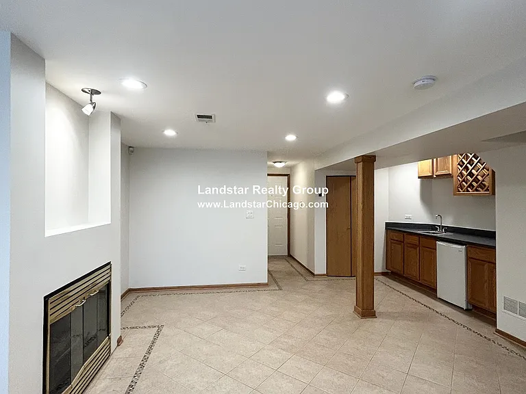 1427 N Wood St #1F — Photo 21