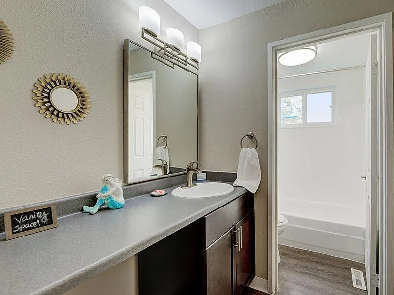 The Harrison Apartments — Photo 4