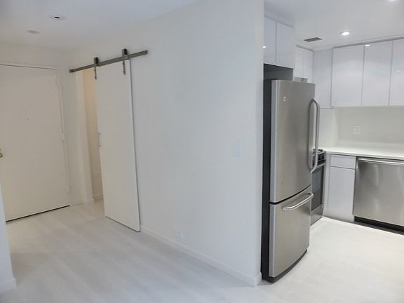 5th image of 106 Central Park S APT 18O