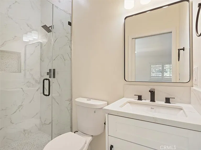 8501 Enfield Ave — Photo 11