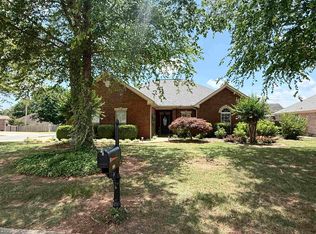 300 Jackson Dr, Muscle Shoals, AL 35661