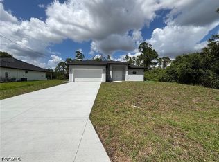 1139 Rahway St, Lehigh Acres, FL 33974