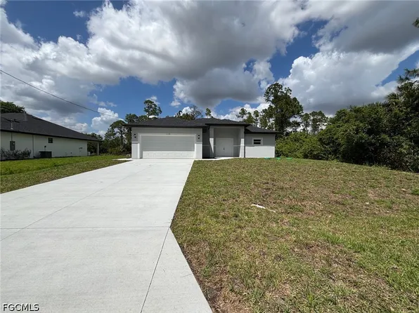 1139 Rahway St, Lehigh Acres, FL 33974