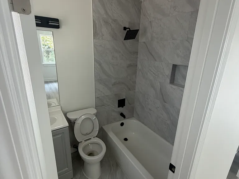 1700 North Ave NW — Photo 4
