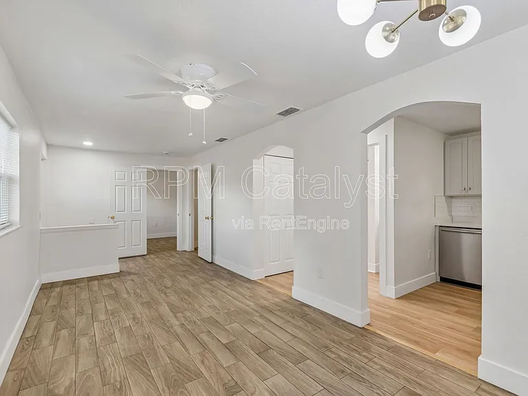 6905 1/2 N Duncan Ave #A — Photo 7