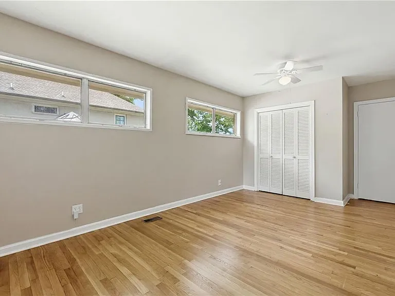 2140 Oakawana Dr NE — Photo 29