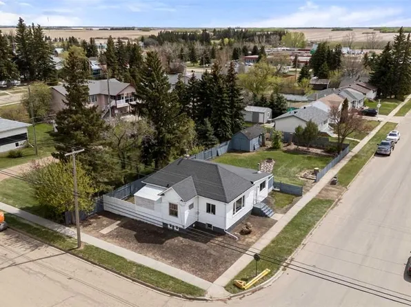 5215 N 50th Ave, Killam, AB T0B 2L0