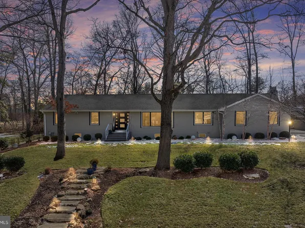 319 Saint Ives Dr, Severna Park, MD 21146