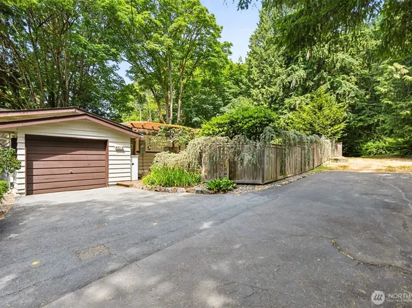 4012 NE 197th St, Lake Forest Park, WA 98155