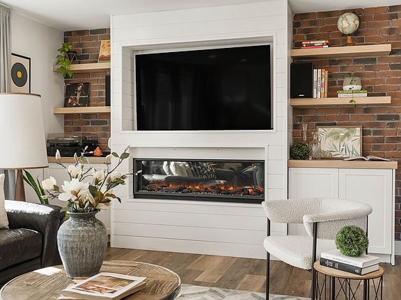 4th image of 21635 123rd Ave