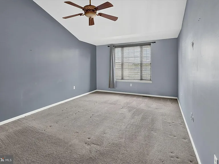 27 Lincoln Dr — Photo 25