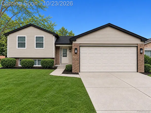 16103 Bayham Ct, Clinton Township, MI 48038