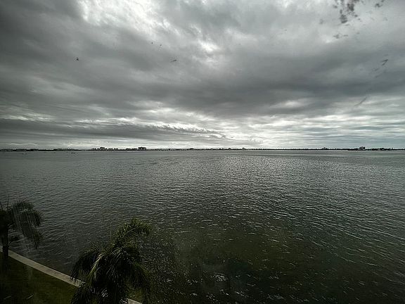 5th image of 6020 Shore Blvd S APT 511
