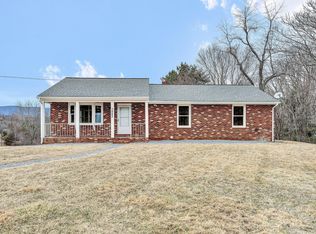 3862 Country Club Rd, Troutville, VA 24175